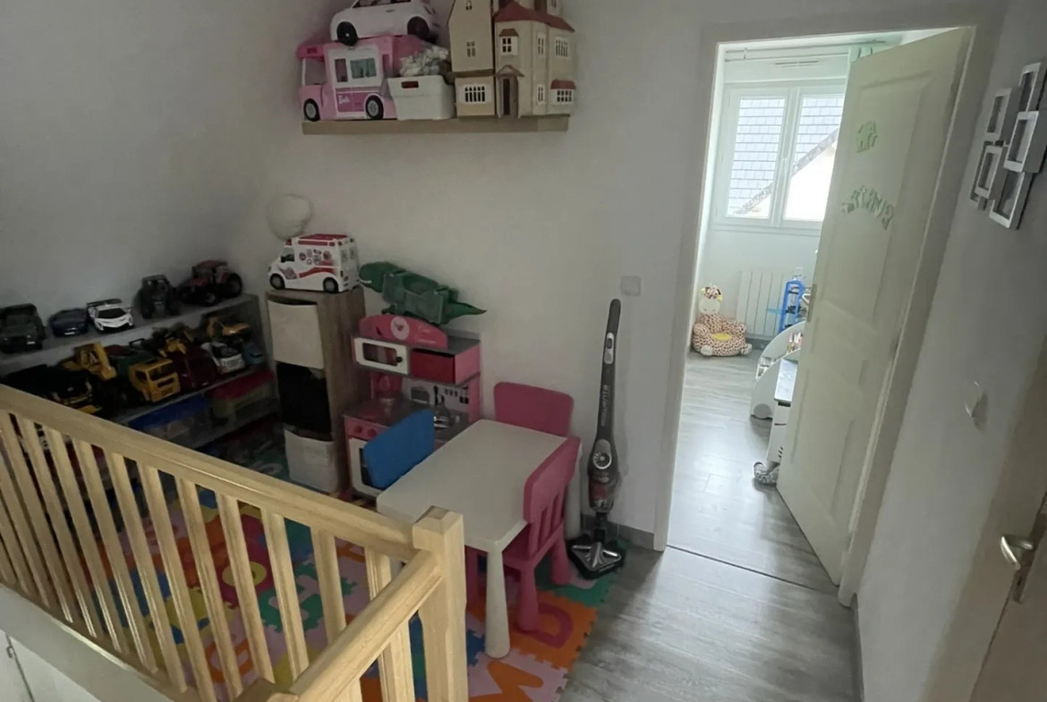 Maison individuelle récente avec garage et jardin à Morcourt 
