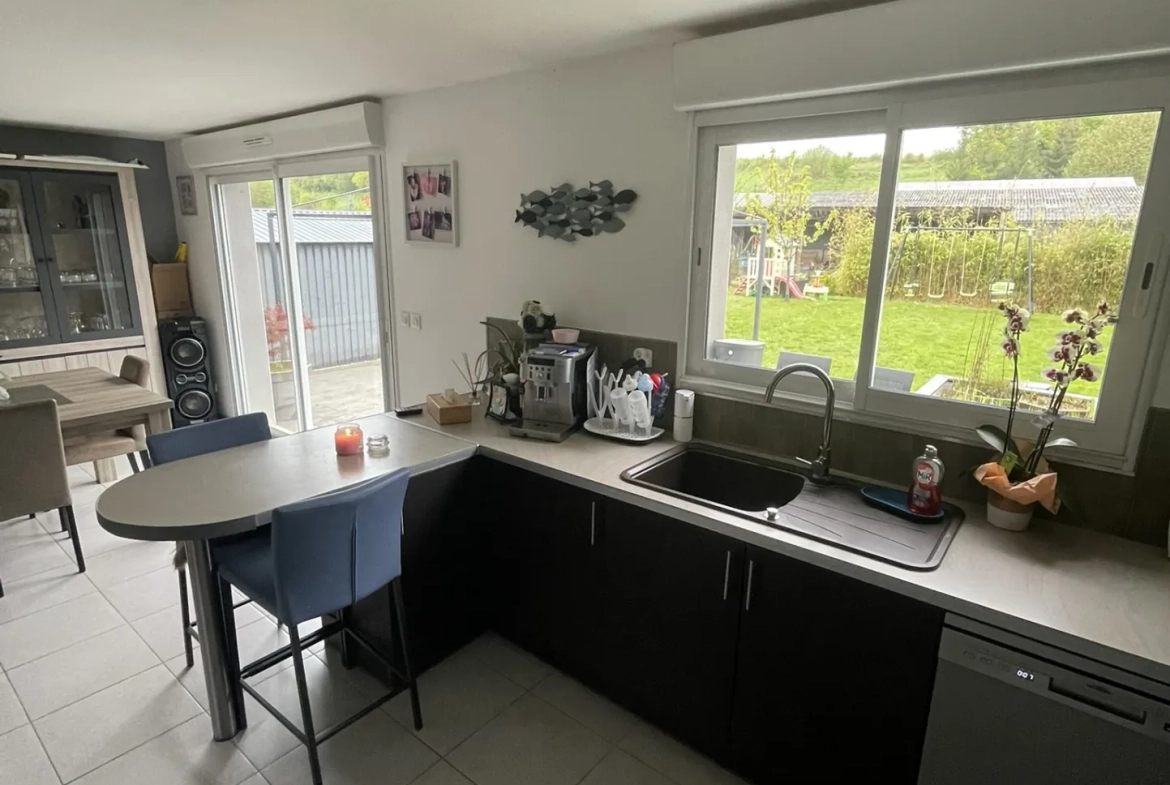 Maison individuelle récente avec garage et jardin à Morcourt 