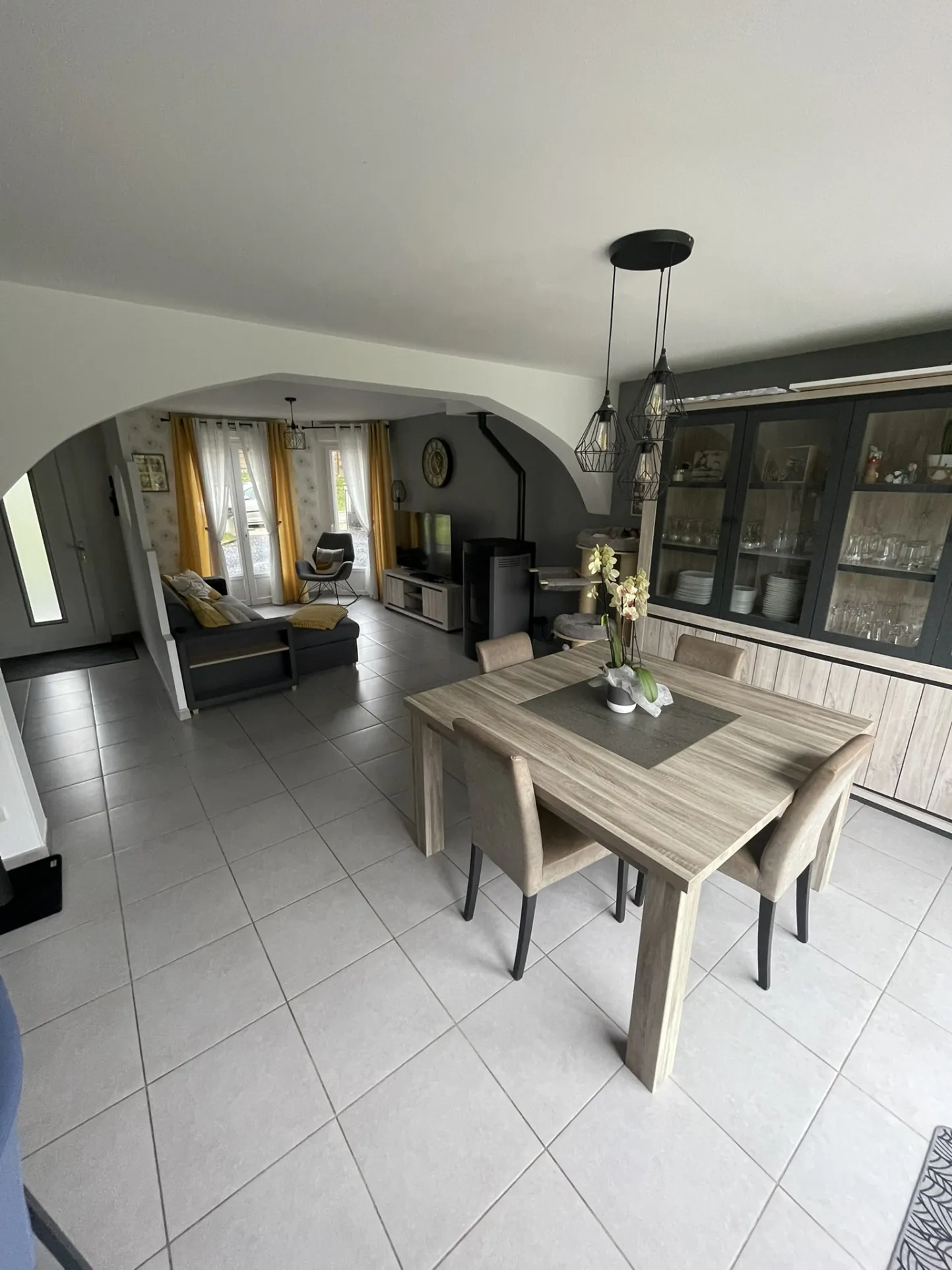 Maison individuelle récente avec garage et jardin à Morcourt 