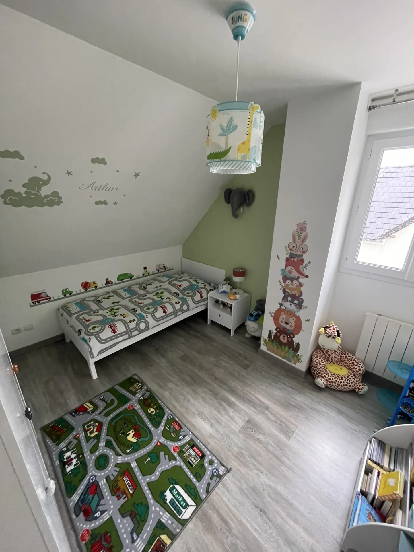 Maison individuelle récente avec garage et jardin à Morcourt 