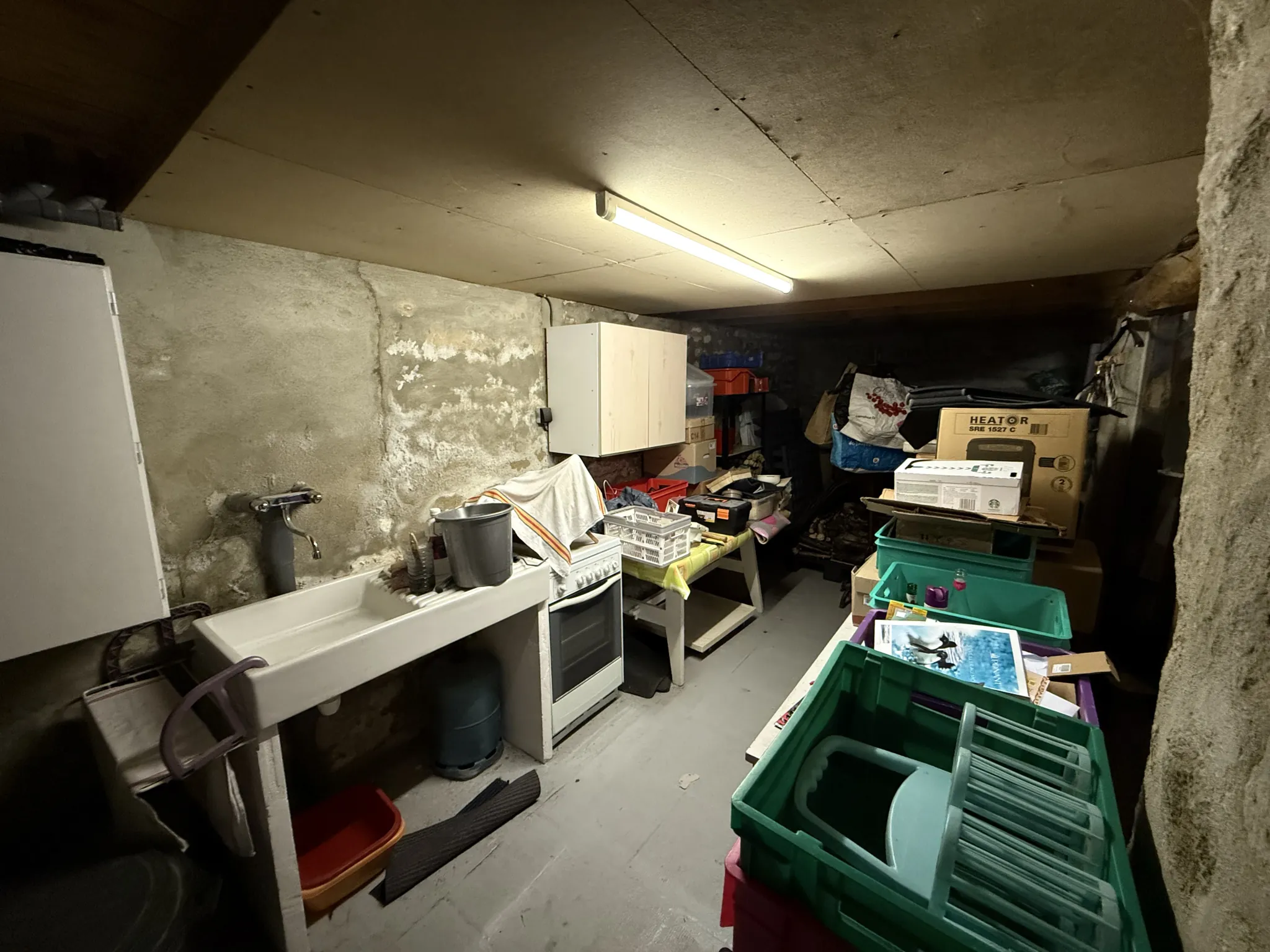 Maison en pierre de 142 m² à Saint Pierre des Nids avec terrain et garage 