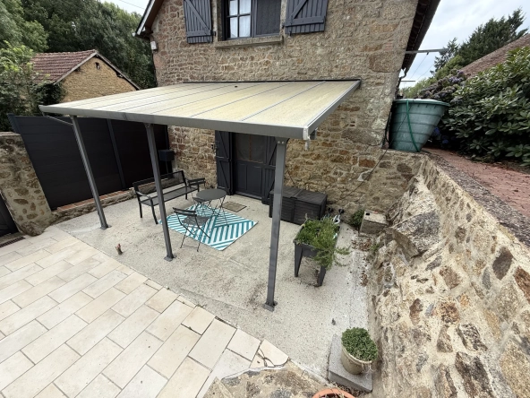 Maison en pierre de 142 m² à Saint Pierre des Nids avec terrain et garage