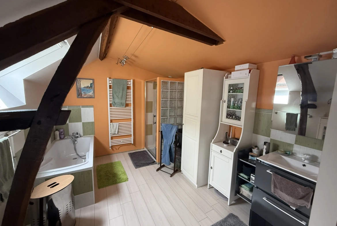 Maison en pierre de 142 m² à Saint Pierre des Nids avec terrain et garage 