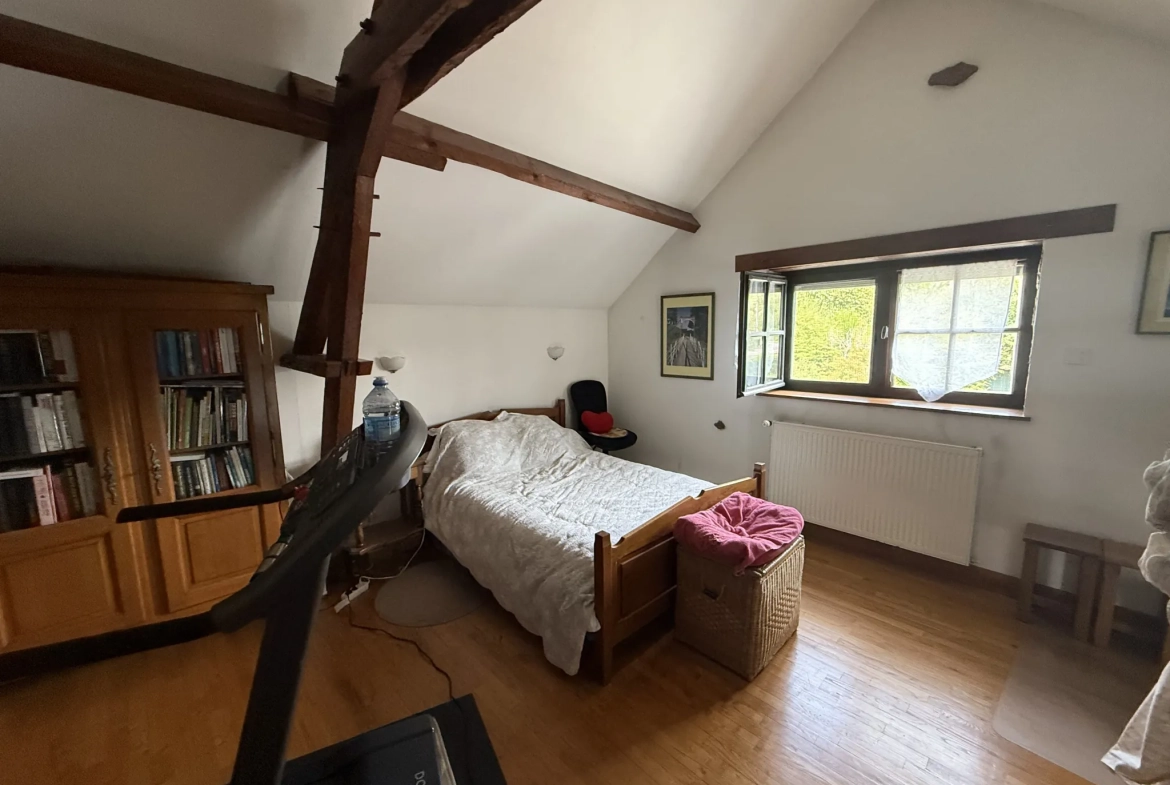 Maison en pierre de 142 m² à Saint Pierre des Nids avec terrain et garage 
