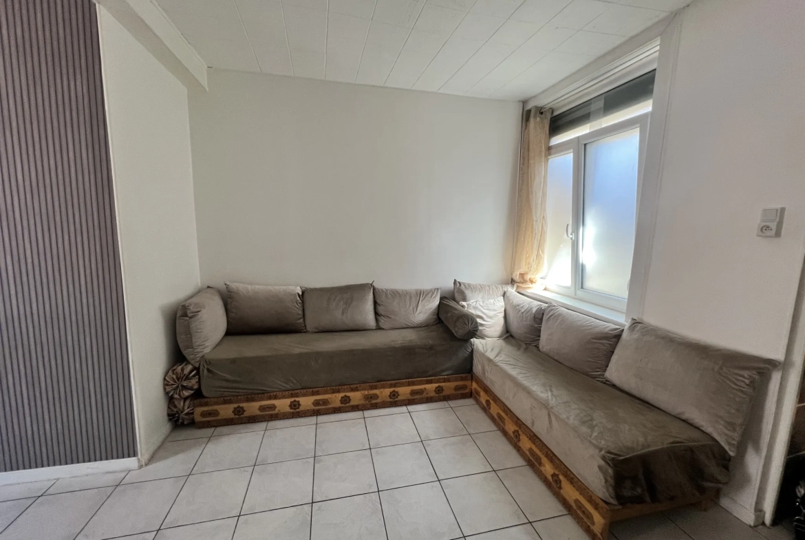 Maison moderne de 75m² à Roubaix avec cour extérieure 