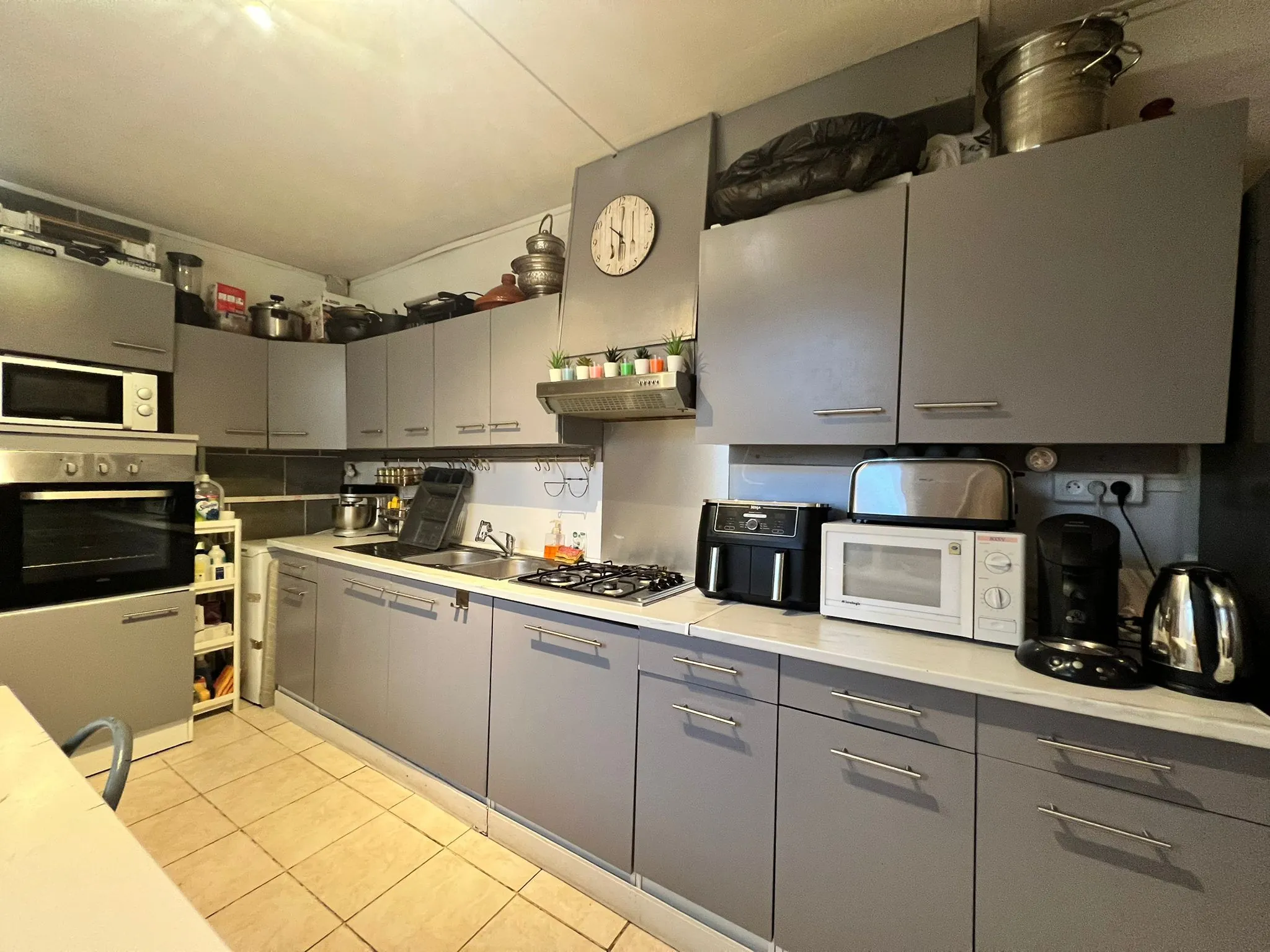 Maison moderne de 75m² à Roubaix avec cour extérieure 