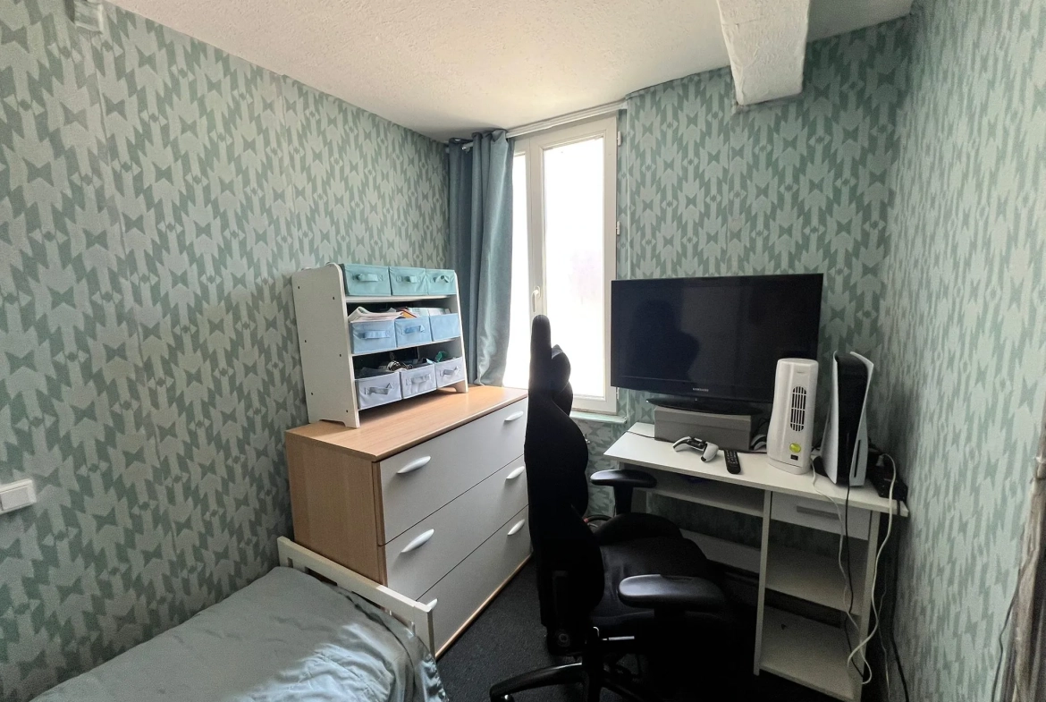 Maison moderne de 75m² à Roubaix avec cour extérieure 