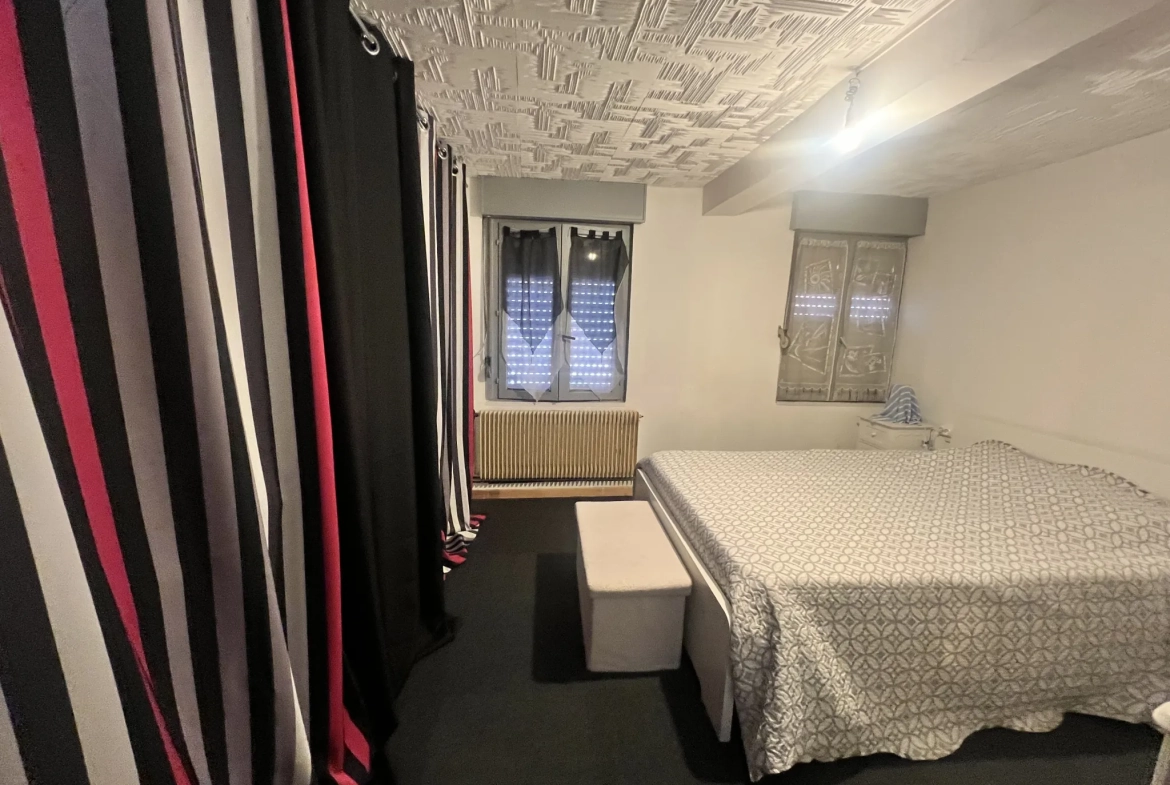 Maison moderne de 75m² à Roubaix avec cour extérieure 