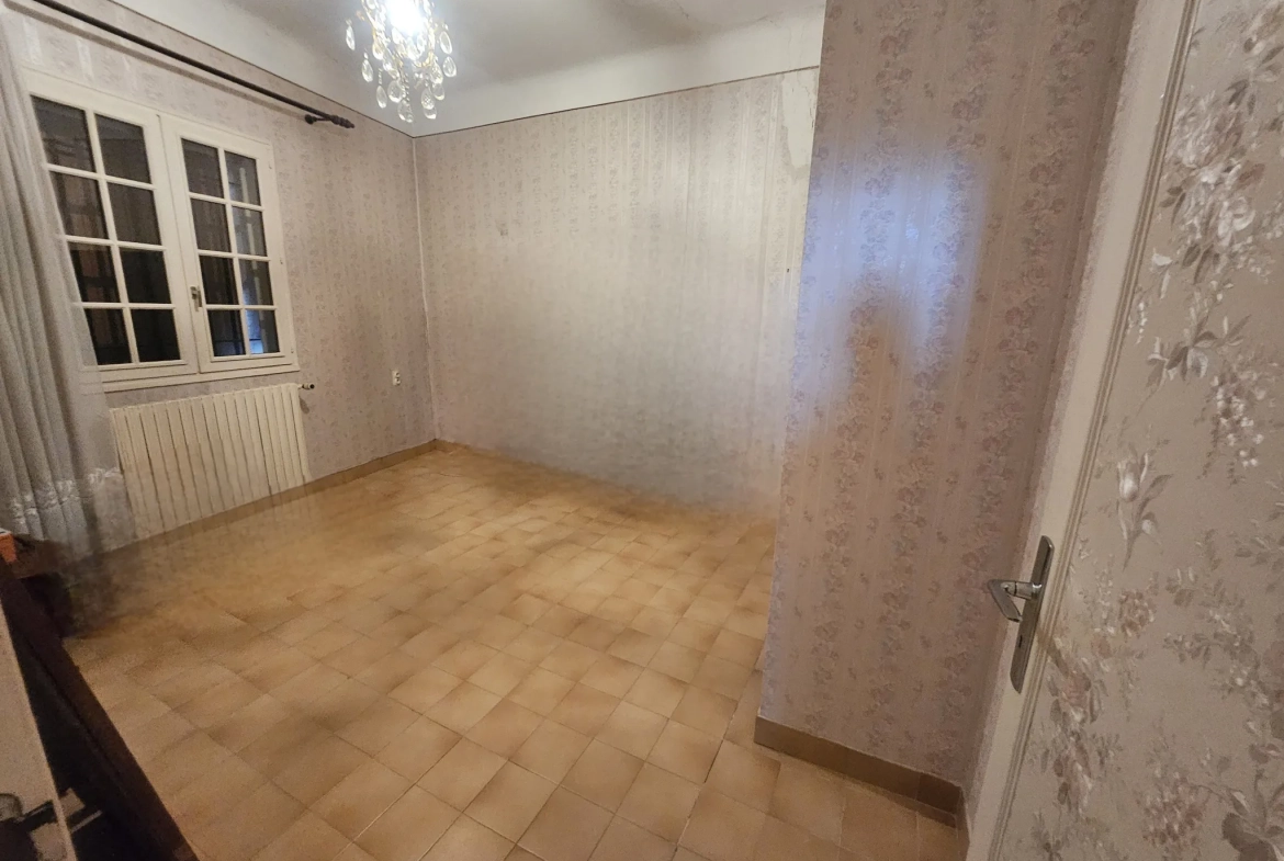 Maison à rénover de 99 m² avec grand terrain à Marseille - La Viste 