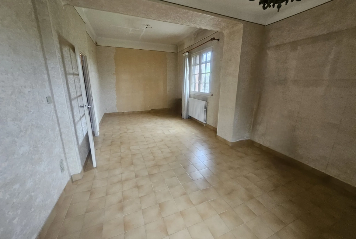Maison à rénover de 99 m² avec grand terrain à Marseille - La Viste 