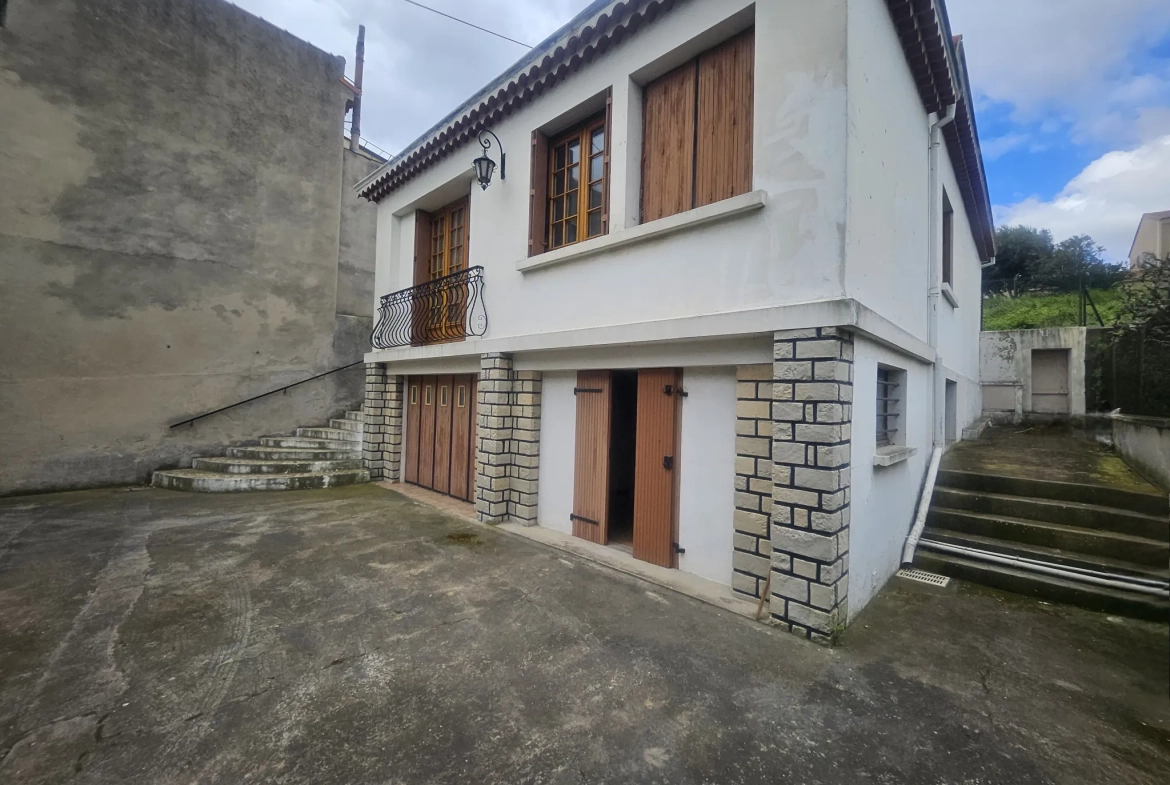 Maison à rénover de 99 m² avec grand terrain à Marseille - La Viste 