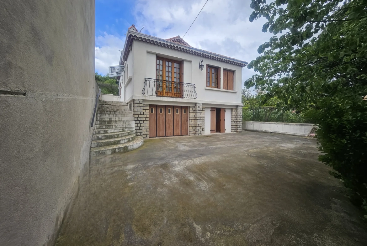 Maison à rénover de 99 m² avec grand terrain à Marseille - La Viste 