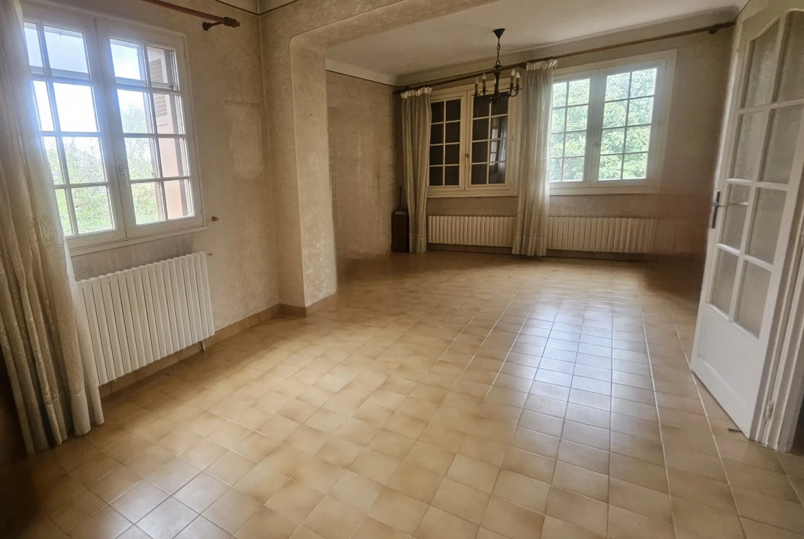 Maison à rénover de 99 m² avec grand terrain à Marseille - La Viste 