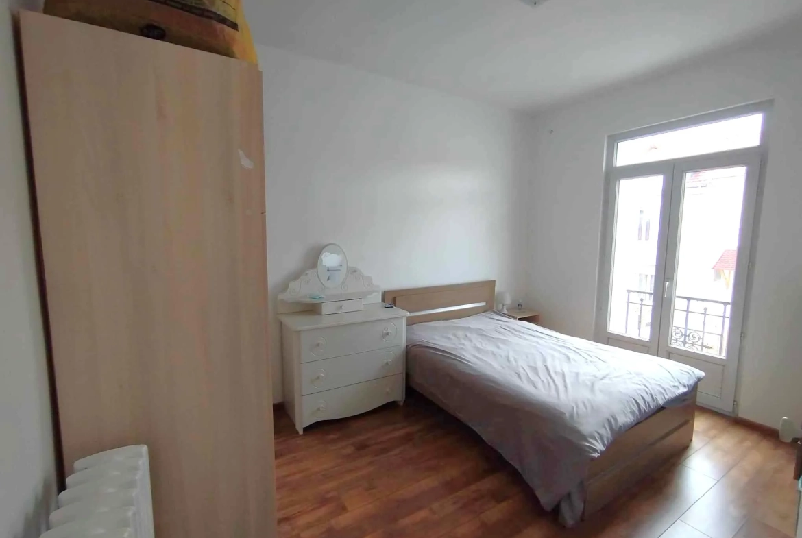 Maison à Vichy avec studio, terrasse et dépendances, proche commerces 
