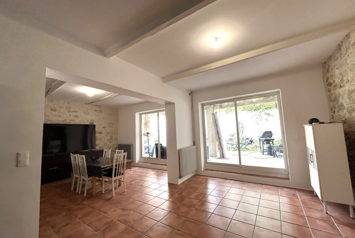 Maison de village rénovée de 145 m² avec jardin et combles aménageables à Sigean 