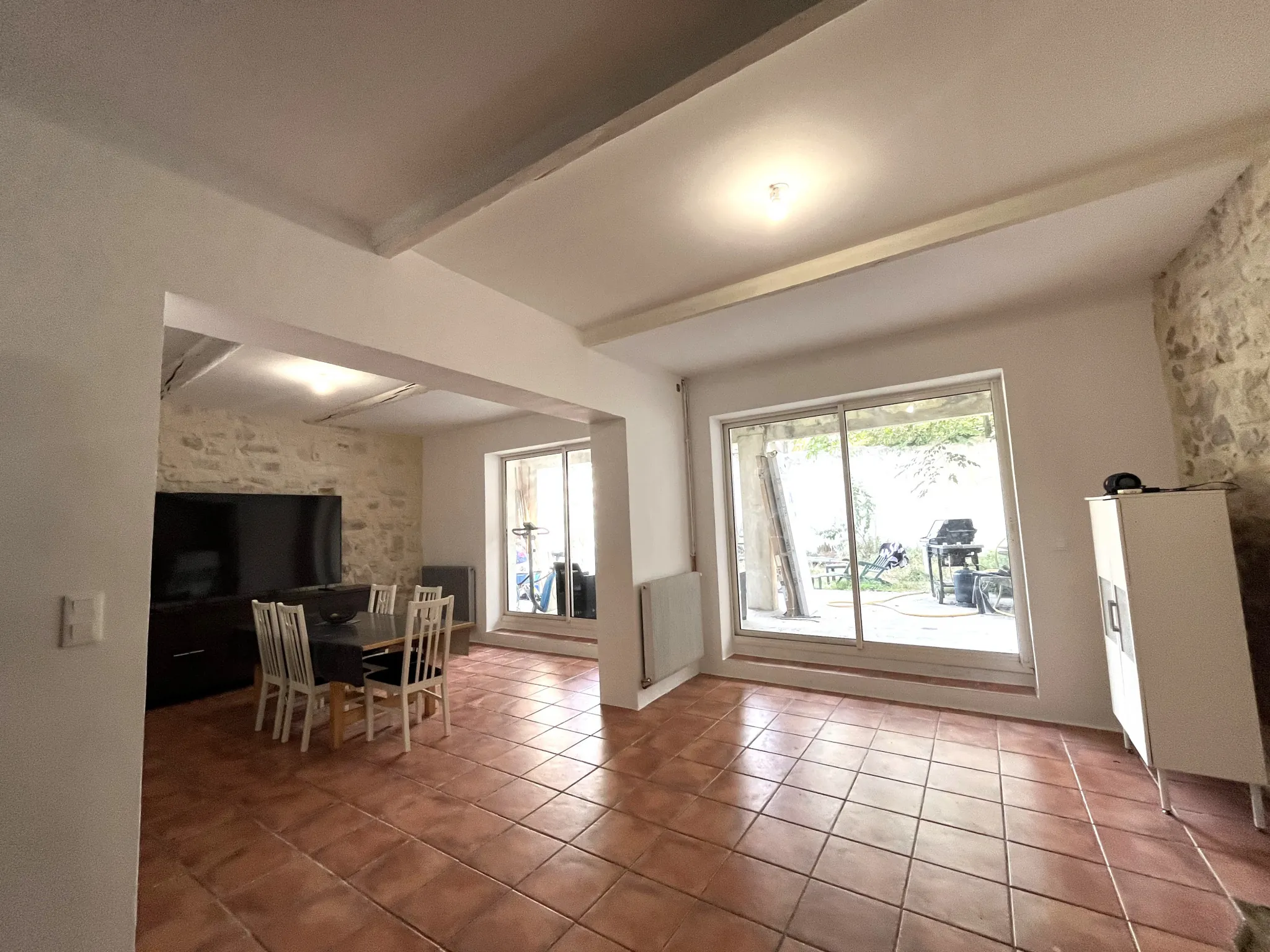 Maison de village rénovée de 145 m² avec jardin et combles aménageables à Sigean 