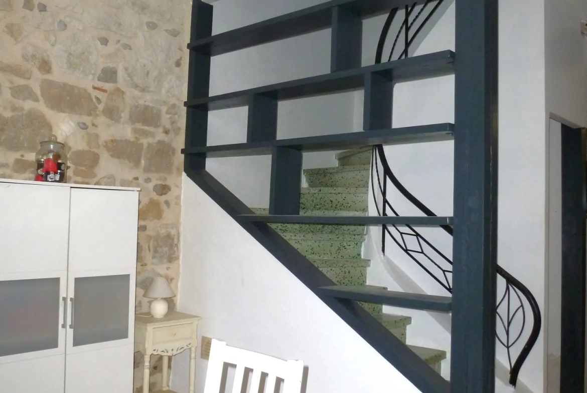 Maison de village rénovée de 145 m² avec jardin et combles aménageables à Sigean 