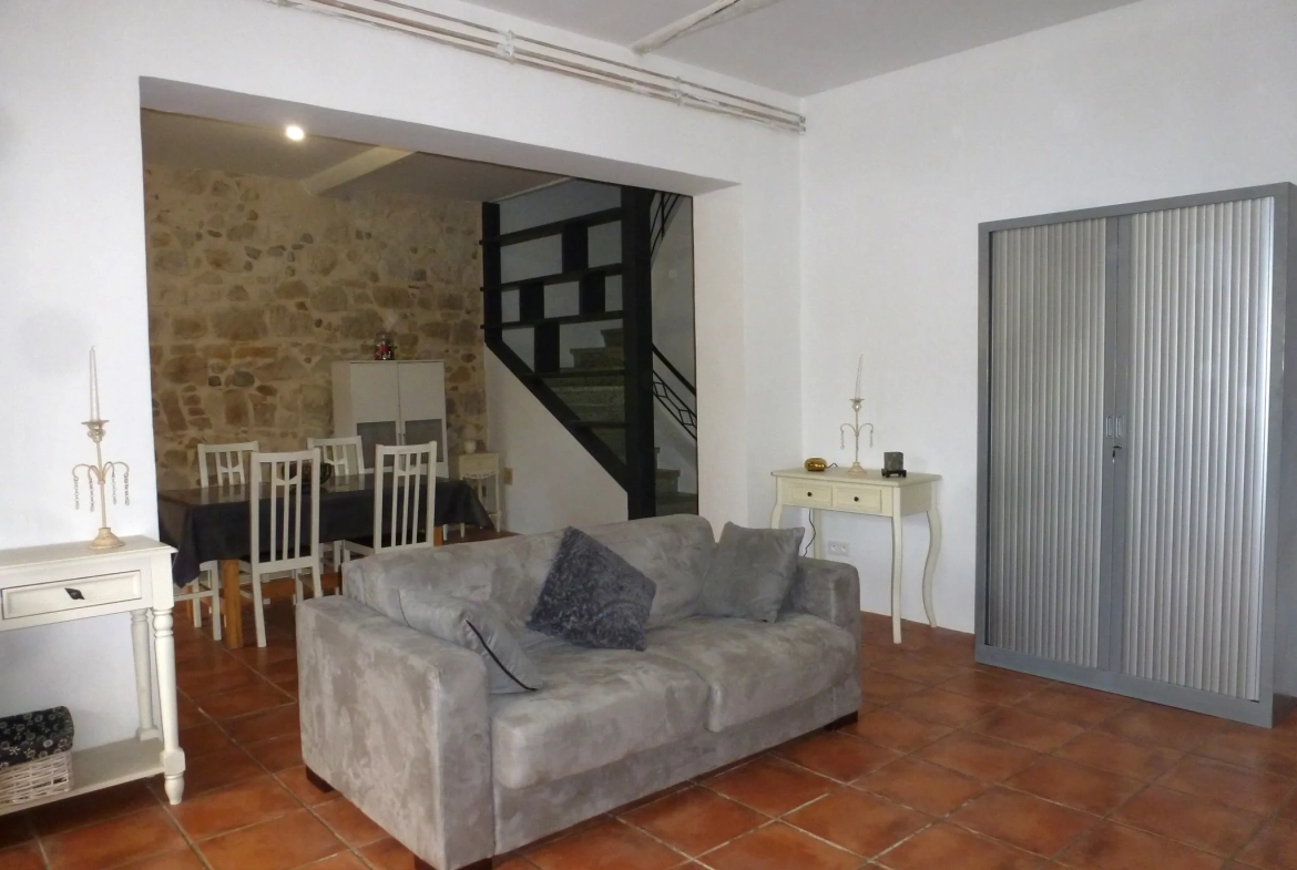 Maison de village rénovée de 145 m² avec jardin et combles aménageables à Sigean 