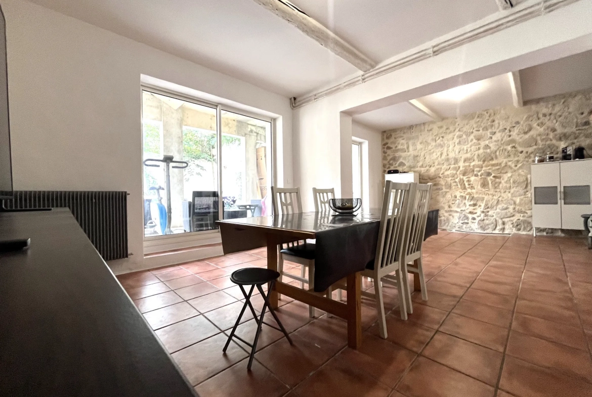 Maison de village rénovée de 145 m² avec jardin et combles aménageables à Sigean 