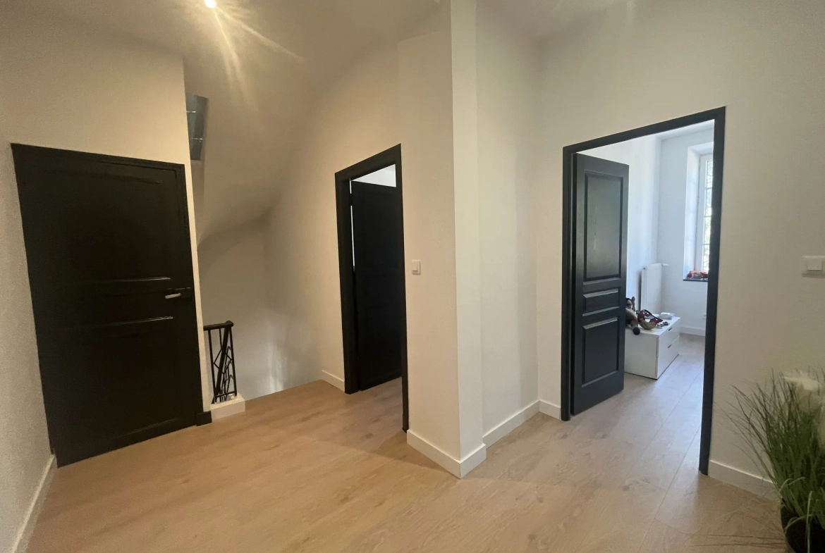 Maison de village rénovée de 145 m² avec jardin et combles aménageables à Sigean 