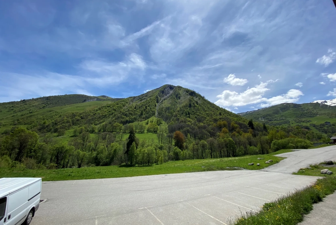 Appartement T2 au cœur de Saint-Sorlin d'Arves avec vue montagne et bail sécurisé 