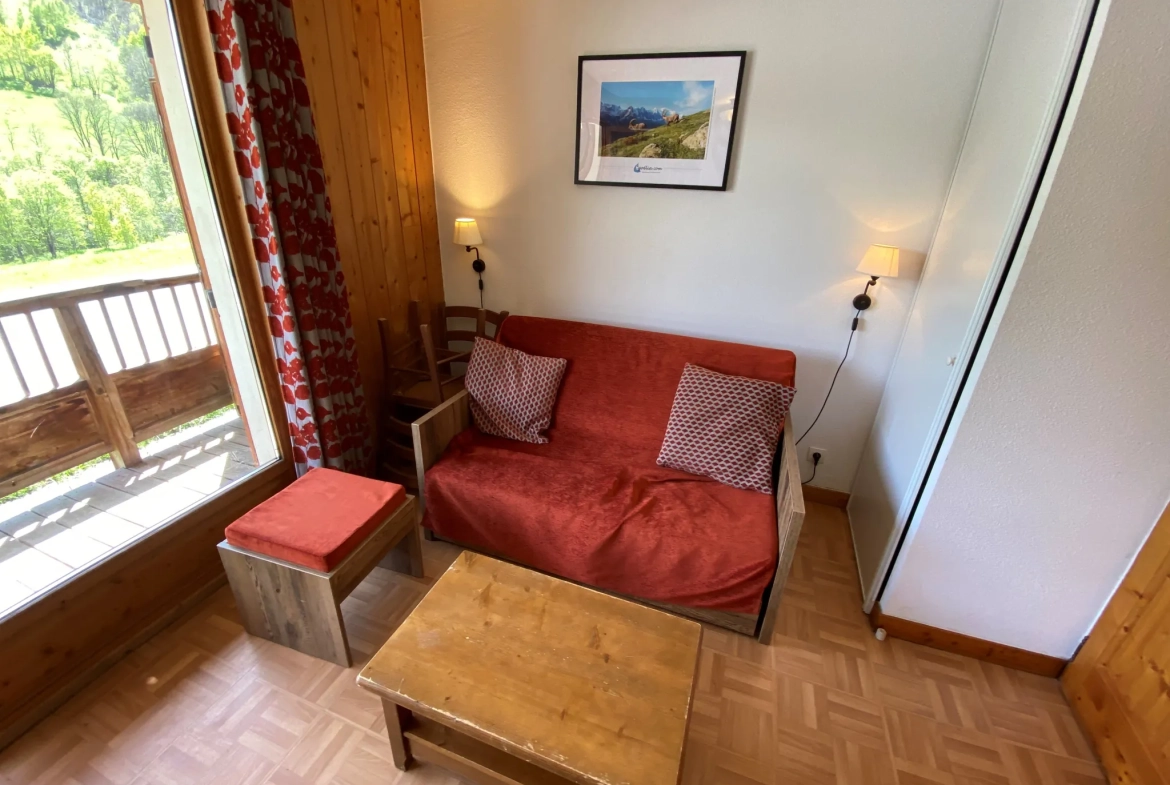 Appartement T2 au cœur de Saint-Sorlin d'Arves avec vue montagne et bail sécurisé 