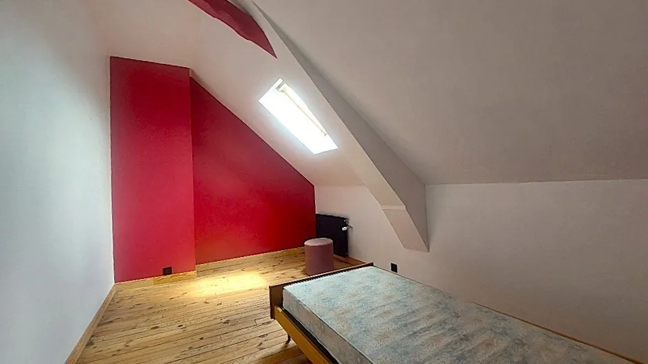 Maison de caractère de 254 m² à Aurensan proche Tarbes avec dépendances 