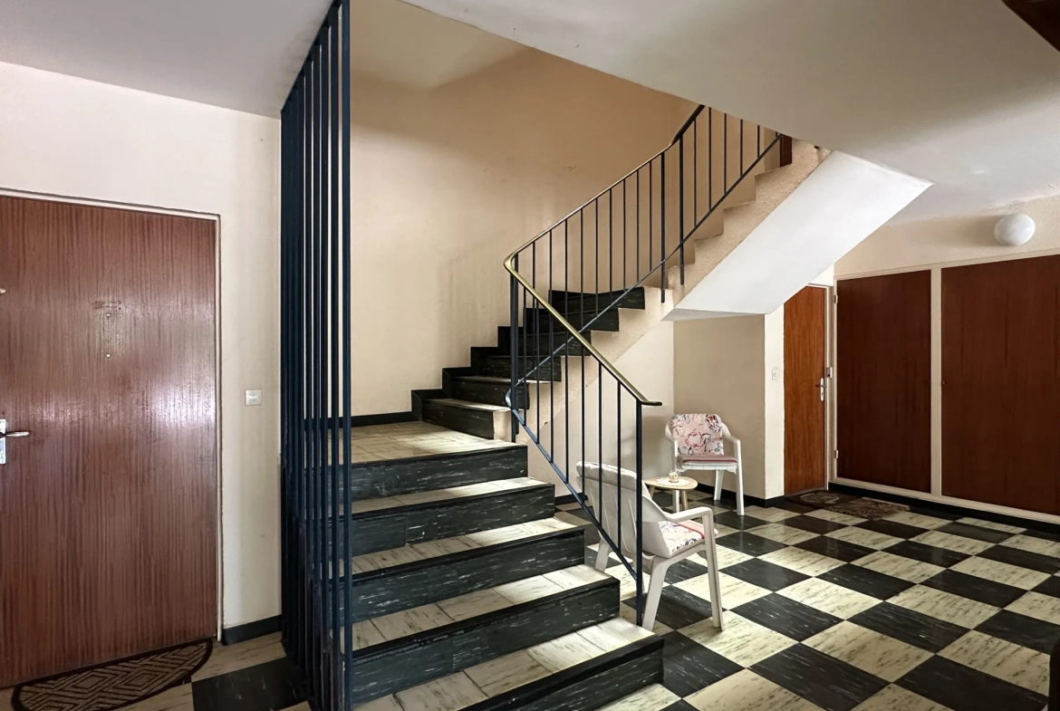Appartement lumineux de 57 m2 à Loudun avec balcon, cave et garage 