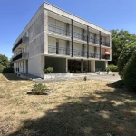 Appartement lumineux de 57 m2 à Loudun avec balcon, cave et garage