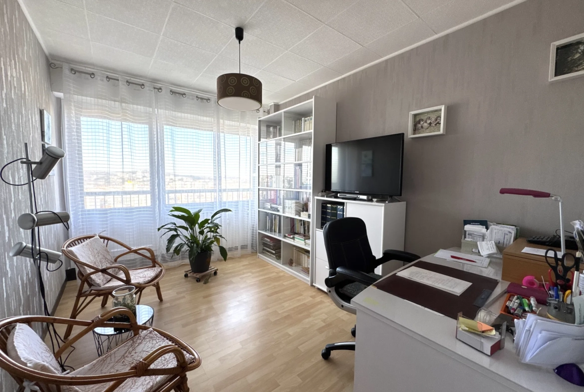 Appartement F5 avec balcon et vue imprenable à Saint-Étienne 