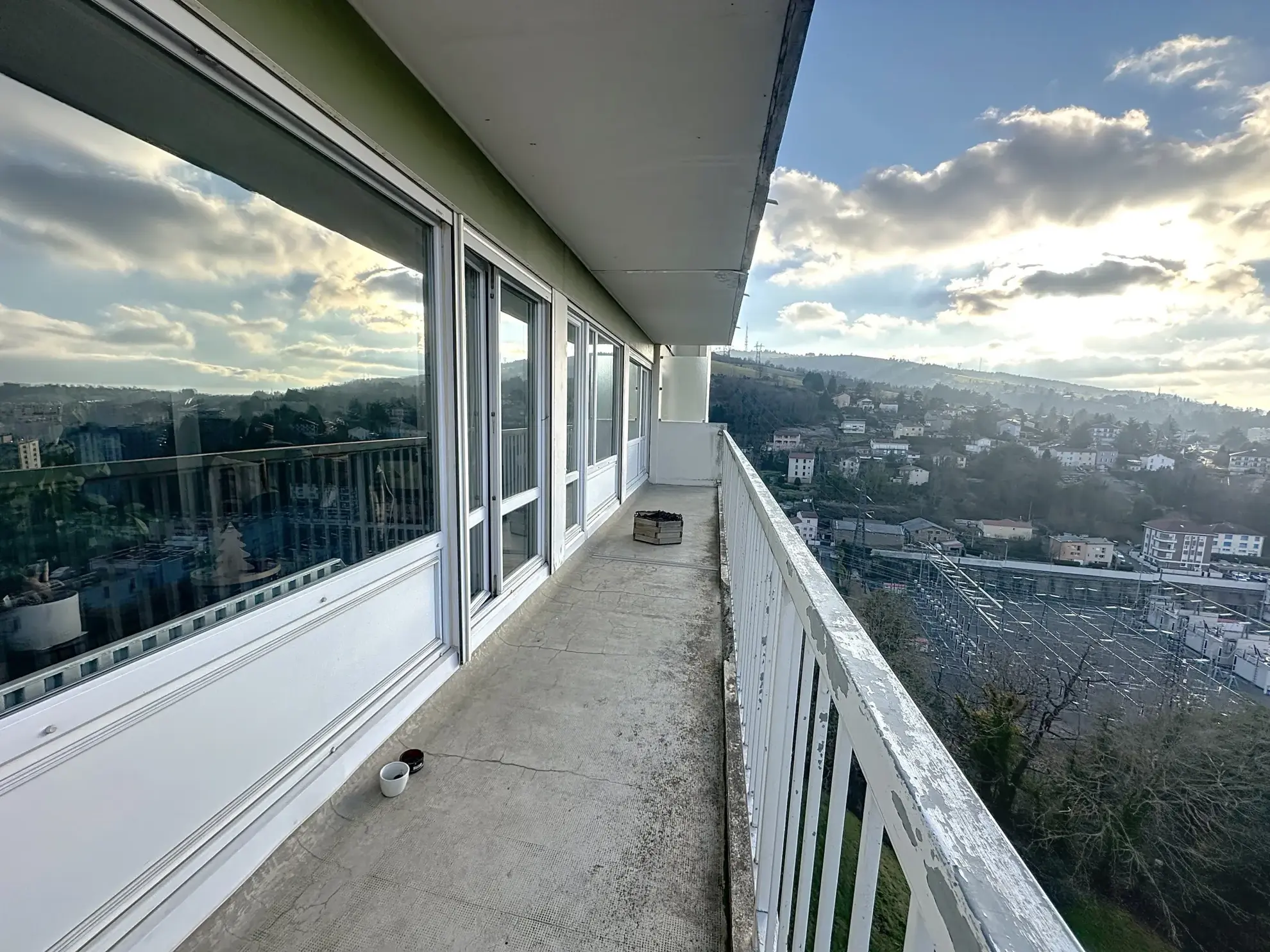 Appartement F5 avec balcon et vue imprenable à Saint-Étienne 
