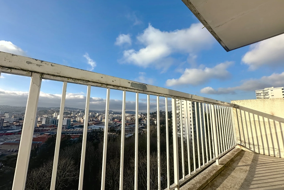 Appartement F5 avec balcon et vue imprenable à Saint-Étienne 