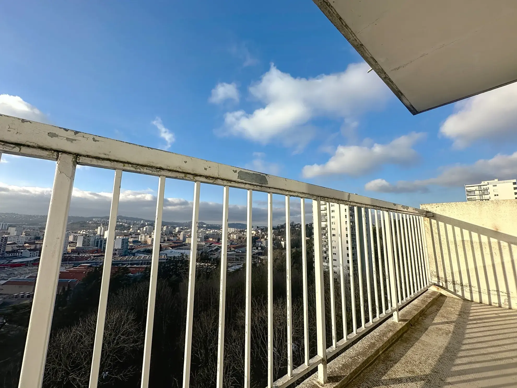 Appartement F5 avec balcon et vue imprenable à Saint-Étienne 