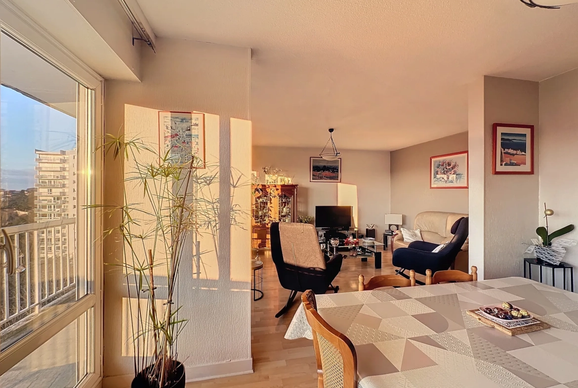 Appartement F5 avec balcon et vue imprenable à Saint-Étienne 