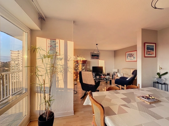 Appartement F5 avec balcon et vue imprenable à Saint-Étienne