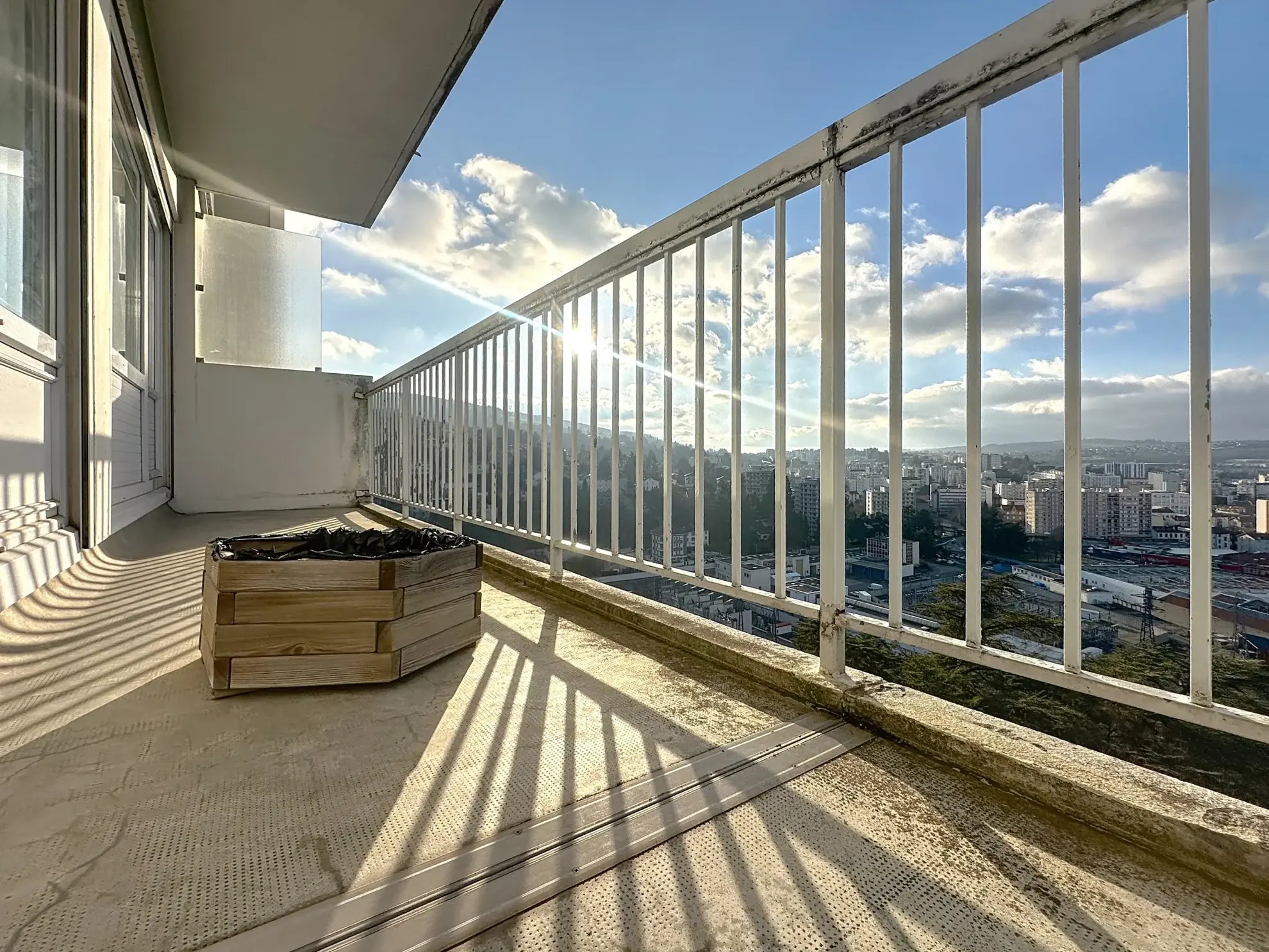 Appartement F5 avec balcon et vue imprenable à Saint-Étienne 