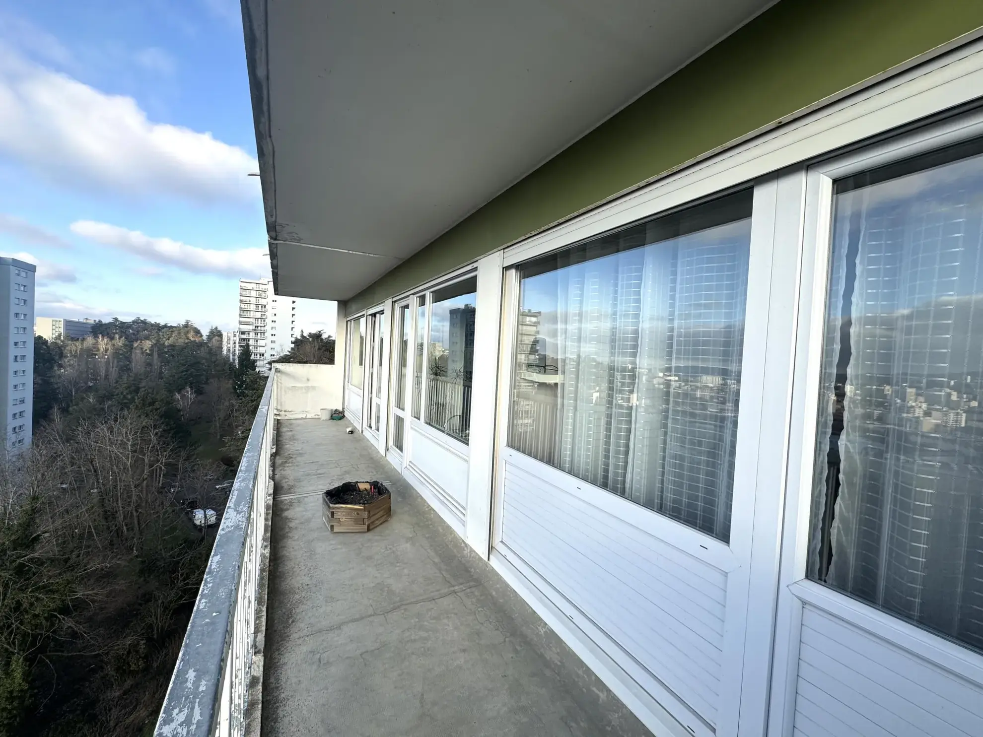 Appartement F5 avec balcon et vue imprenable à Saint-Étienne 