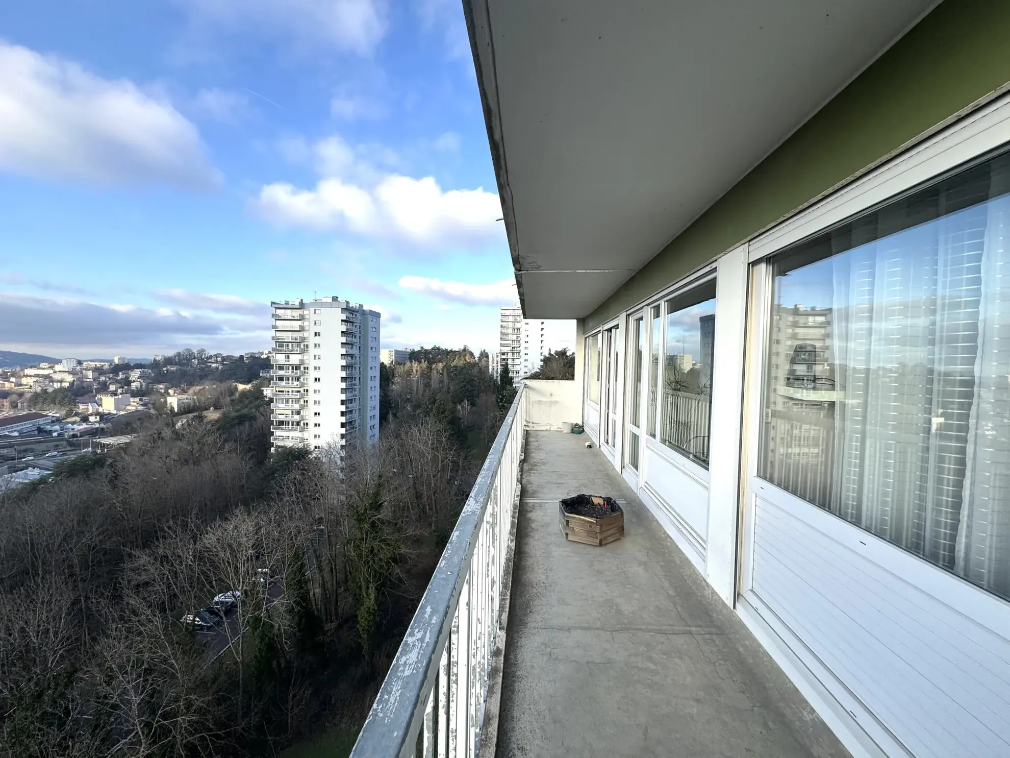 Appartement F5 avec balcon et vue imprenable à Saint-Étienne 