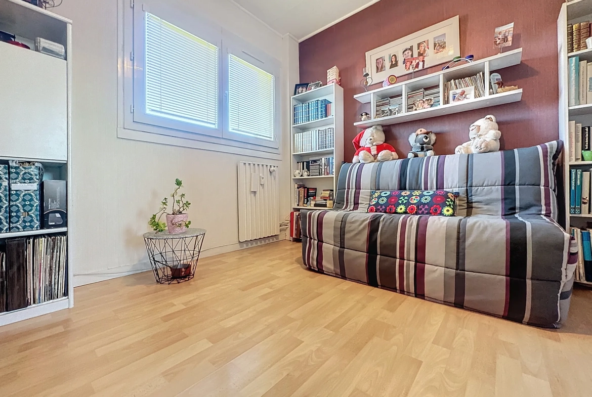 Appartement F5 avec balcon et vue imprenable à Saint-Étienne 