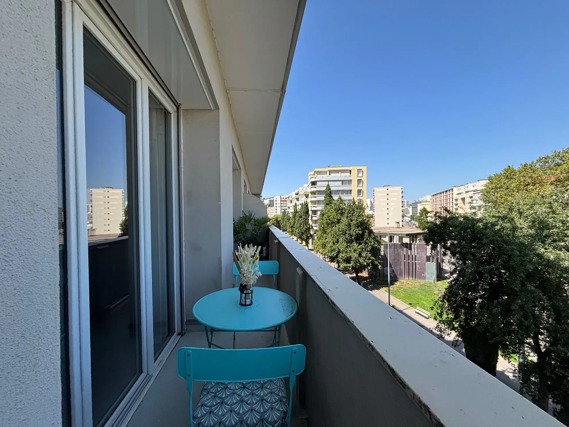 Appartement T4 rénové de 77,01 m² avec balcon à Saint-Étienne 