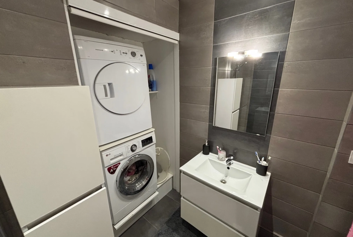 Appartement T4 rénové de 77,01 m² avec balcon à Saint-Étienne 