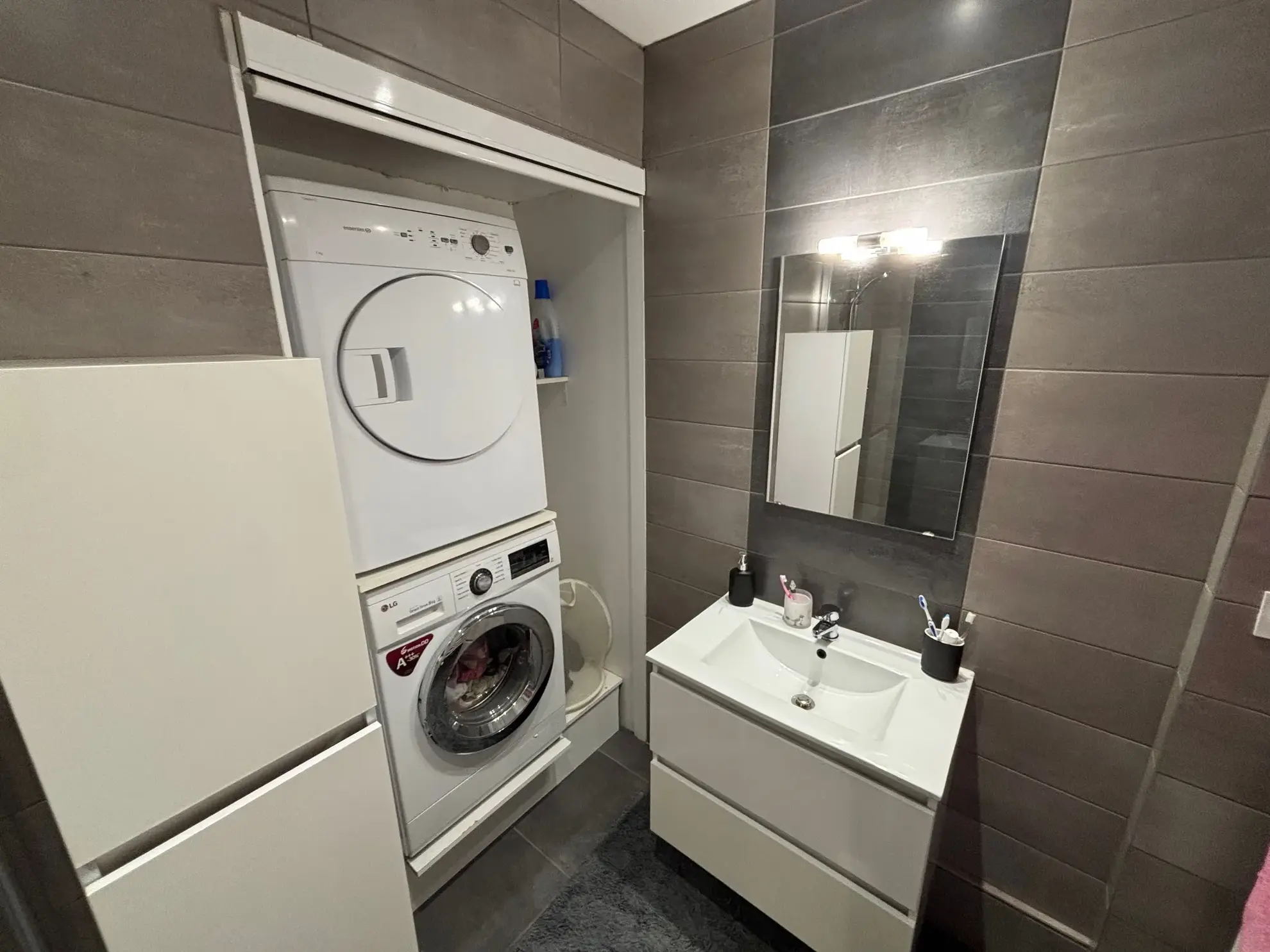 Appartement T4 rénové de 77,01 m² avec balcon à Saint-Étienne 