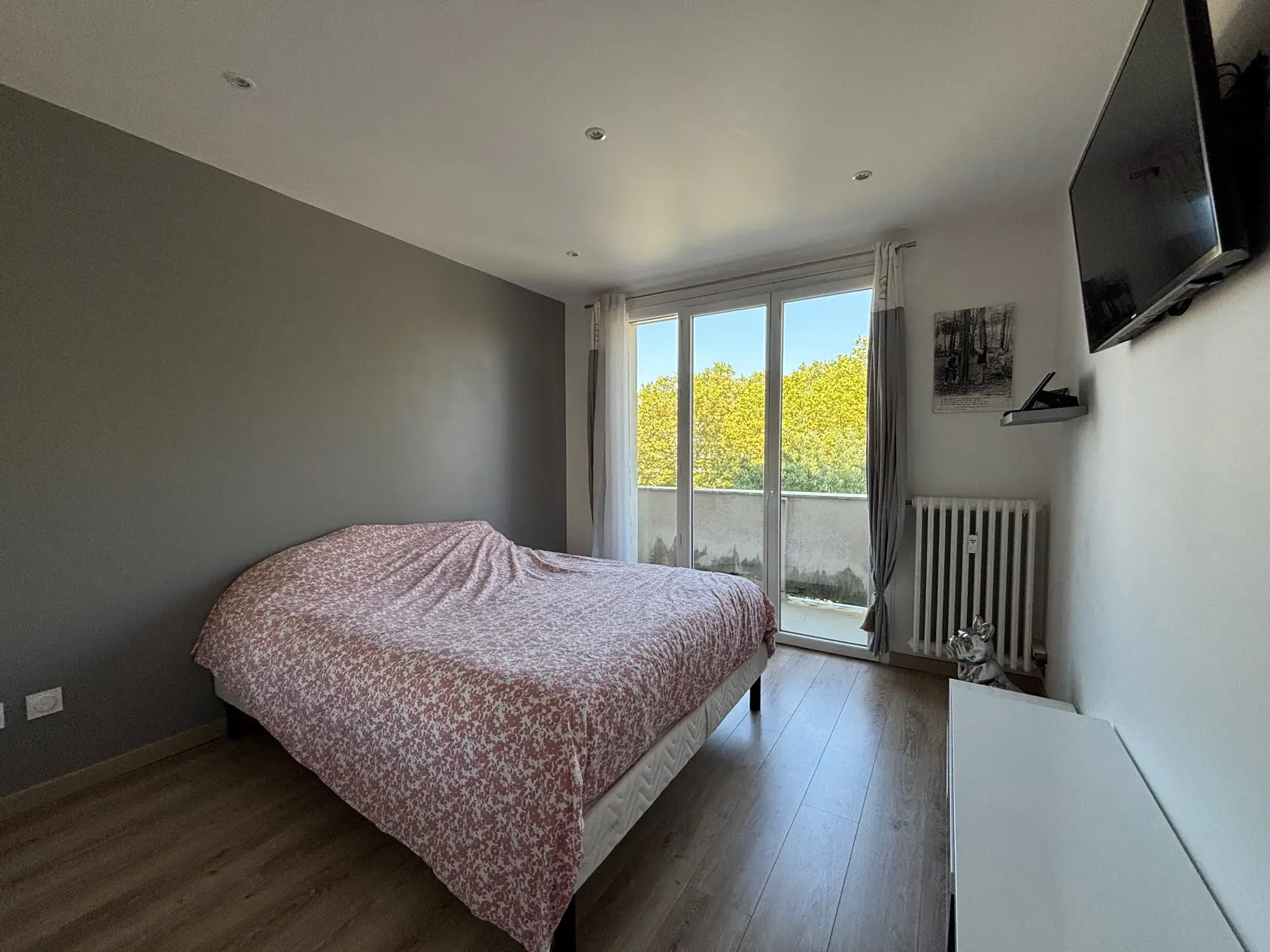 Appartement T4 rénové de 77,01 m² avec balcon à Saint-Étienne 