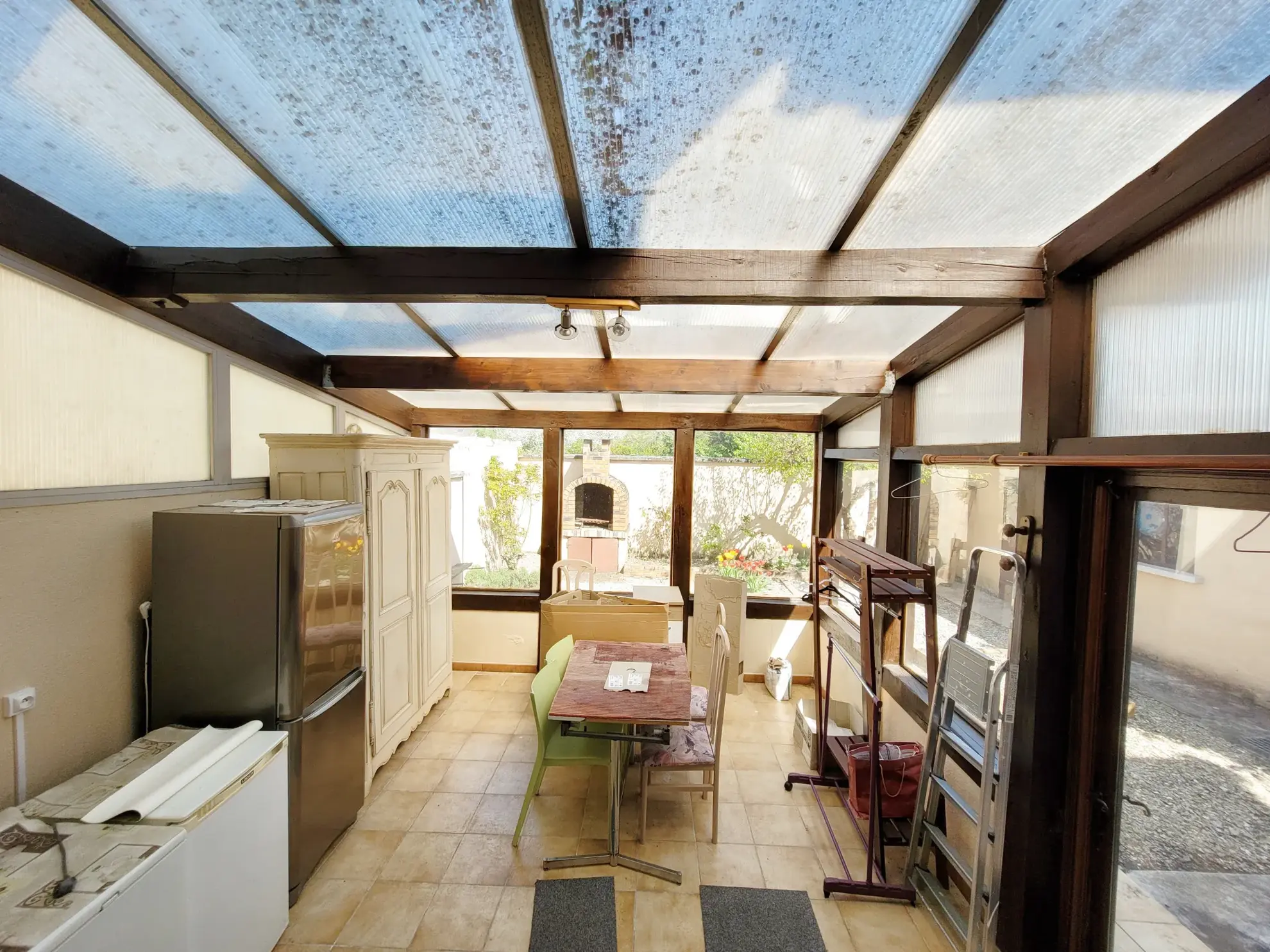 Maison de ville à vendre à Sainte-Savine proche Troyes avec jardin et cachet 