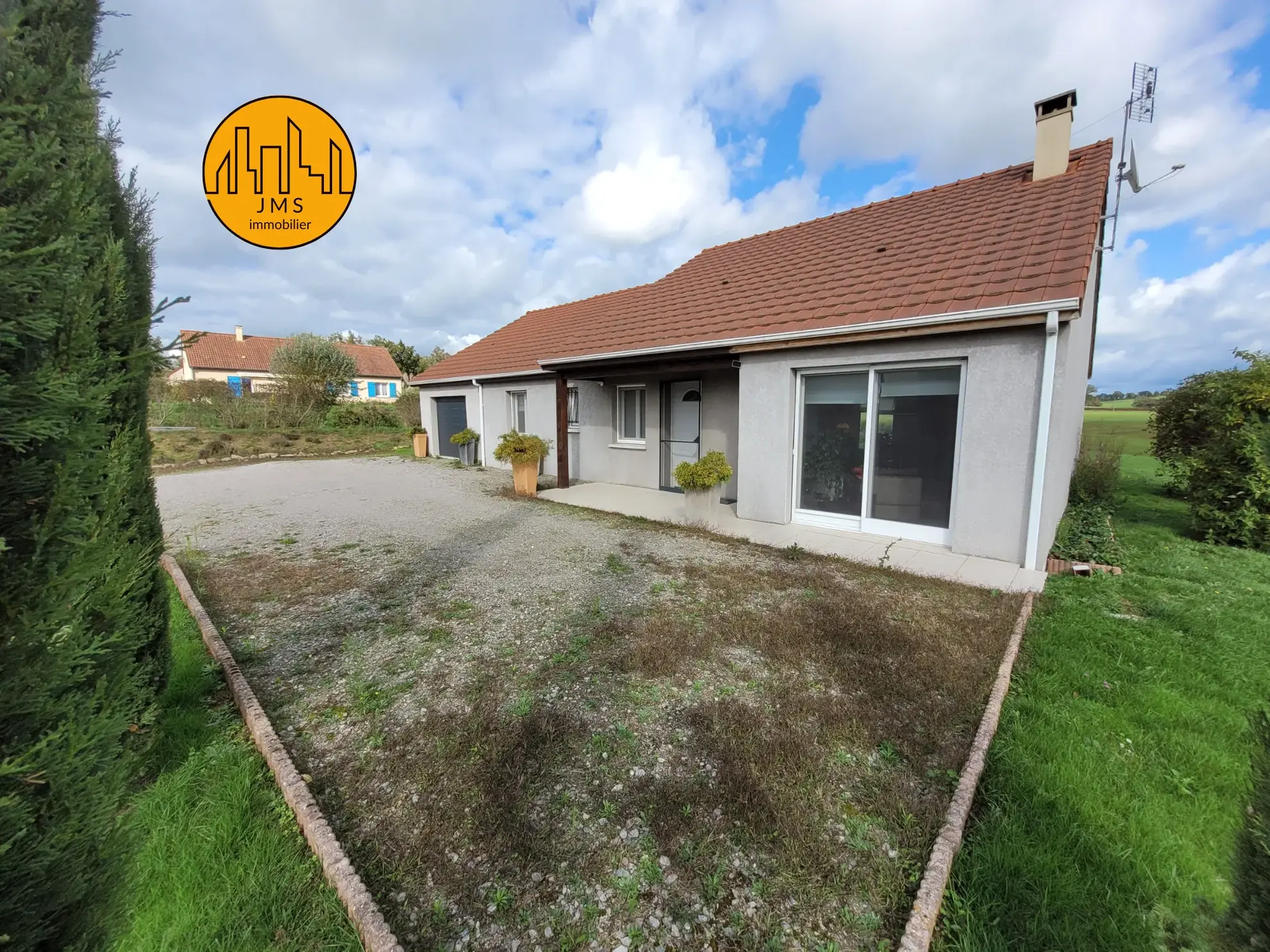Maison récente avec grand terrain, vue campagne, proche A79 à Rocles 