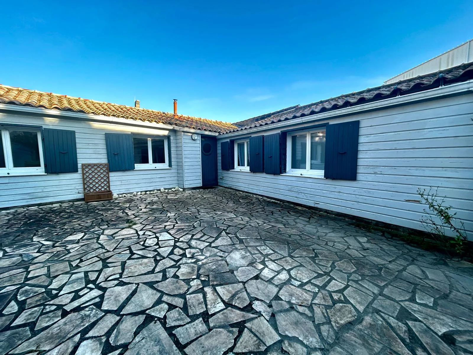 Appartement à vendre à La Rochelle La Pallice - Résidence avec parking et garage électrique 