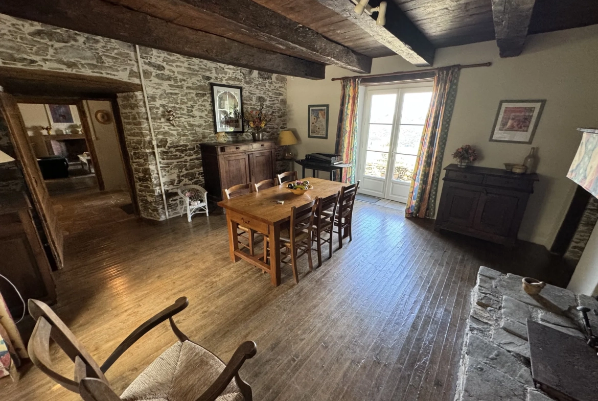 Maison rénovée de 185 m² avec terrain à Alban, Saint Sernin 