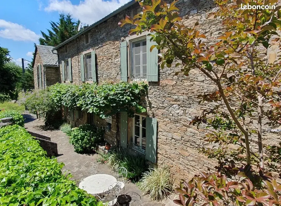 Maison rénovée de 185 m² avec terrain à Alban, Saint Sernin 