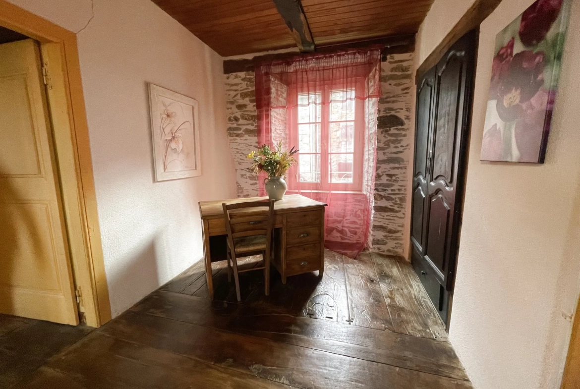 Maison rénovée de 185 m² avec terrain à Alban, Saint Sernin 