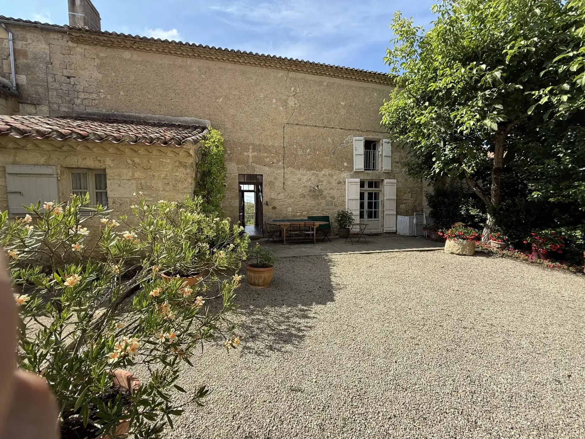 Charmante maison de village avec piscine et jardin exposé sud, proche de Condom 